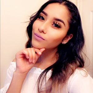 Meet your Posher, Esmeralda